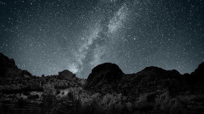 四岁的女孩儿跳舞怕压腿，家长该坚持吗？